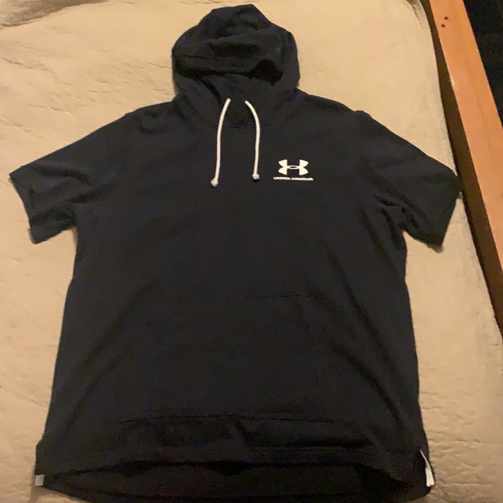 Men’s hooded shirt